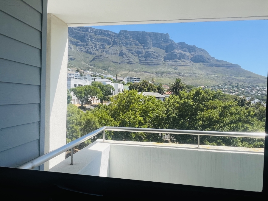 2 Bedroom Property for Sale in Vredehoek Western Cape